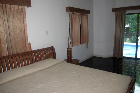 Casa de 6 dormitorios en Pattaya, Tailandia № 22952 - foto 18
