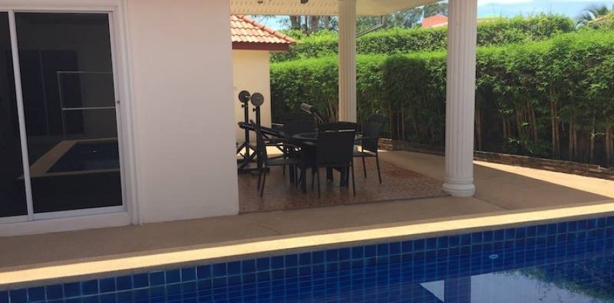 Casa de 4 dormitorios en Pattaya, Tailandia № 22172