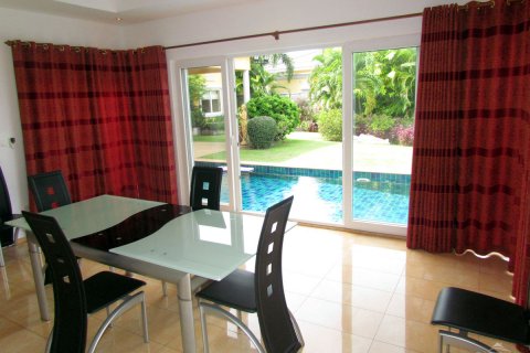 Casa de 4 dormitorios en Pattaya, Tailandia № 20738 - foto 20