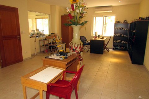 Casa de 5 dormitorios en Pattaya, Tailandia № 23797 - foto 19