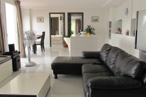 Condominio de 3 dormitorios en Pattaya, Tailandia № 21124 - foto 10