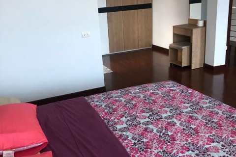 Casa de 4 dormitorios en Pattaya, Tailandia № 21451 - foto 11