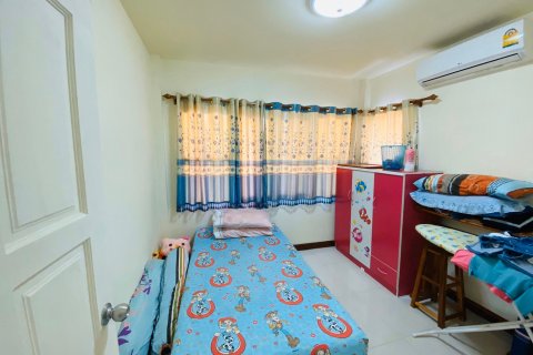Casa de 3 dormitorios en Pattaya, Tailandia № 22363 - foto 15