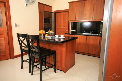 Casa de 5 dormitorios en Pattaya, Tailandia № 24357 - foto 9