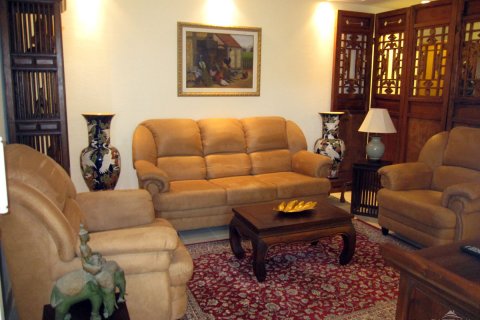 Casa de 3 dormitorios en Pattaya, Tailandia № 22996 - foto 4