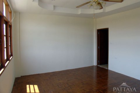 Casa de 4 dormitorios en Jomtien Beach, Pattaya, Tailandia № 23393 - foto 9