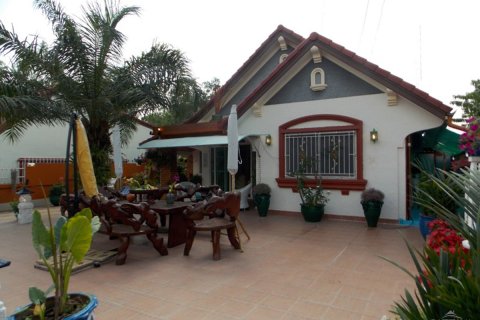 Casa de 3 dormitorios en Pattaya, Tailandia № 24283 - foto 14