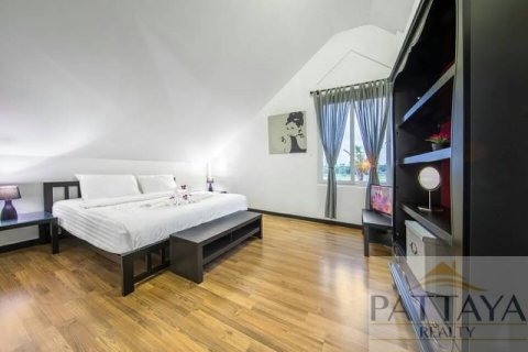 Casa de 4 dormitorios en Pattaya, Tailandia № 21135 - foto 14