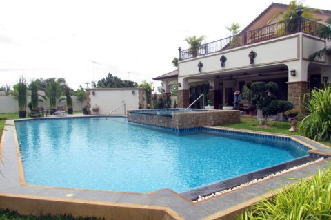 Casa de 4 dormitorios en Pattaya, Tailandia № 20514 - foto 8