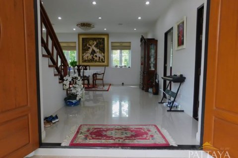 Casa de 4 dormitorios en Pattaya, Tailandia № 21236 - foto 11