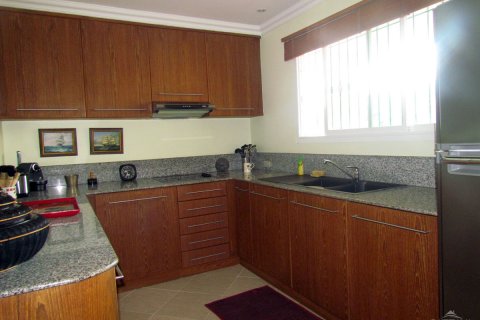Condominio de 2 dormitorios en Pattaya, Tailandia № 23726 - foto 3