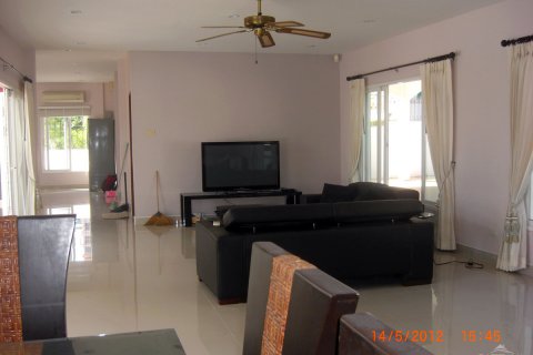 Casa de 5 dormitorios en Pattaya, Tailandia № 23400 - foto 6