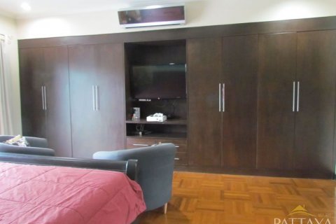 Casa de 4 dormitorios en Pattaya, Tailandia № 21473 - foto 19