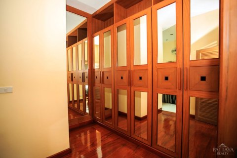 Casa de 5 dormitorios en Pattaya, Tailandia № 24357 - foto 2