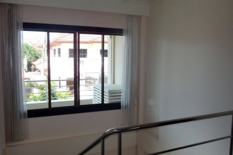 Casa de 3 dormitorios en Pattaya, Tailandia № 23324 - foto 16