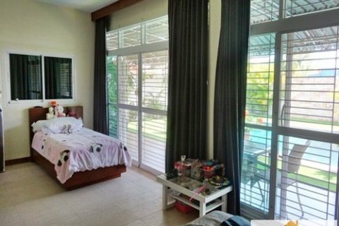 Casa de 4 dormitorios en Pattaya, Tailandia № 21041 - foto 8
