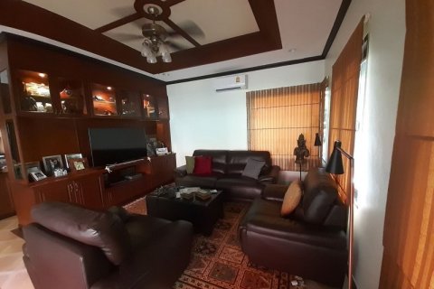 Casa de 3 dormitorios en Pattaya, Tailandia № 22407 - foto 16