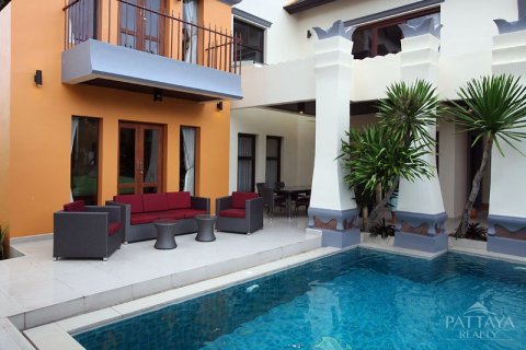 Casa de 5 dormitorios en Pattaya, Tailandia № 23997 - foto 11