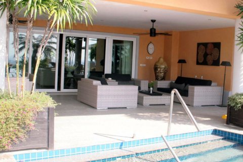 Casa de 5 dormitorios en Pattaya, Tailandia № 23870 - foto 17