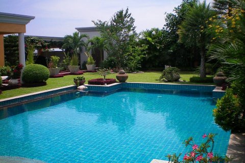 Casa de 3 dormitorios en Pattaya, Tailandia № 21898 - foto 2