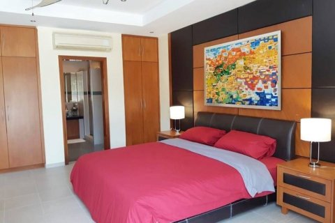 Casa de 5 dormitorios en Pattaya, Tailandia № 22133 - foto 2