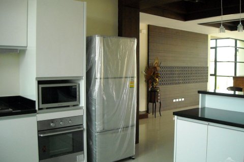 Casa de 4 dormitorios en Pattaya, Tailandia № 23581 - foto 5