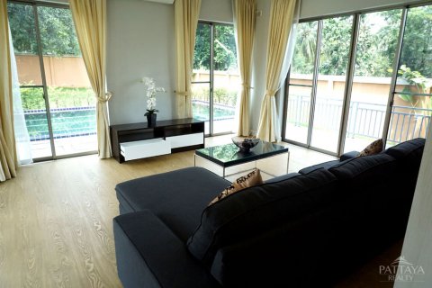 Casa de 4 dormitorios en Pattaya, Tailandia № 20794 - foto 7