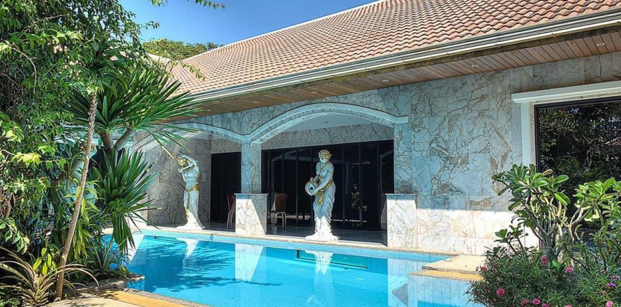 Casa de 3 dormitorios en Jomtien Beach, Pattaya, Tailandia № 21144