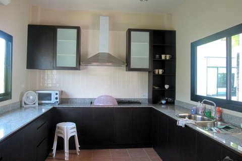 Casa de 4 dormitorios en Pattaya, Tailandia № 23045 - foto 4