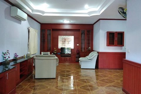 Casa de 3 dormitorios en Pattaya, Tailandia № 21963 - foto 9