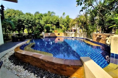 Casa de 3 dormitorios en Pattaya, Tailandia № 21813 - foto 7
