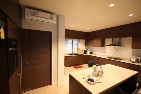 Casa de 5 dormitorios en Pattaya, Tailandia № 22396 - foto 19
