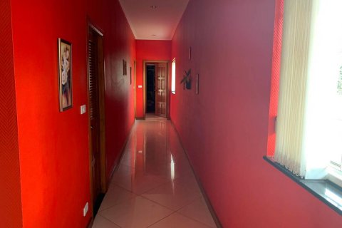Casa de 3 dormitorios en Pattaya, Tailandia № 22199 - foto 14