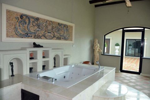 Casa de 6 dormitorios en Pattaya, Tailandia № 20166 - foto 12