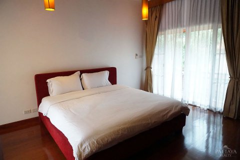 Casa de 5 dormitorios en Pattaya, Tailandia № 24360 - foto 26