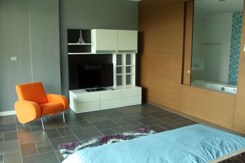 Condominio de 2 dormitorios en Pattaya, Tailandia № 22704 - foto 9