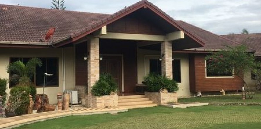 Casa de 3 dormitorios en Pattaya, Tailandia № 21256