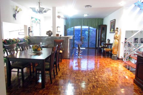 Casa de 3 dormitorios en Pattaya, Tailandia № 23478 - foto 12