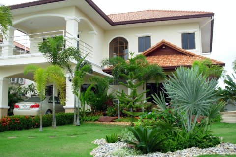 Casa de 3 dormitorios en Pattaya, Tailandia № 23690