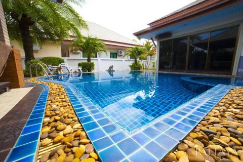 Casa de 3 dormitorios en Pattaya, Tailandia № 21306 - foto 4