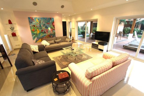 Casa de 3 dormitorios en Pattaya, Tailandia № 22515 - foto 16