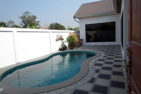 Casa de 3 dormitorios en Pattaya, Tailandia № 24099 - foto 2