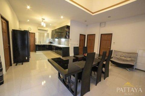 Casa de 3 dormitorios en Pattaya, Tailandia № 21306 - foto 24