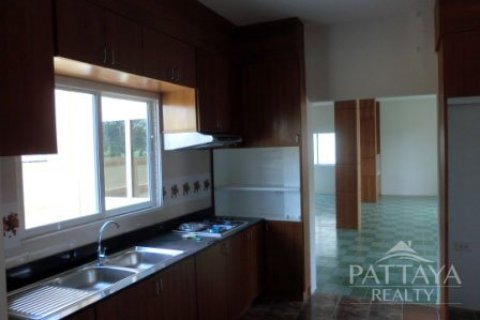 Casa de 4 dormitorios en Pattaya, Tailandia № 23199 - foto 4