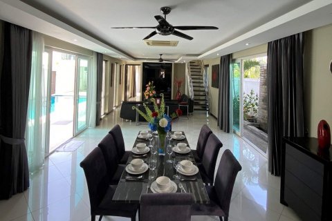 Casa de 5 dormitorios en Jomtien Beach, Pattaya, Tailandia № 22495 - foto 16