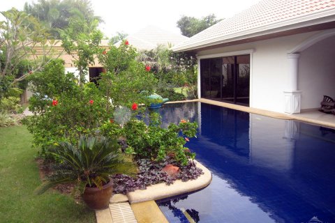 Casa de 4 dormitorios en Jomtien Beach, Pattaya, Tailandia № 23017 - foto 2