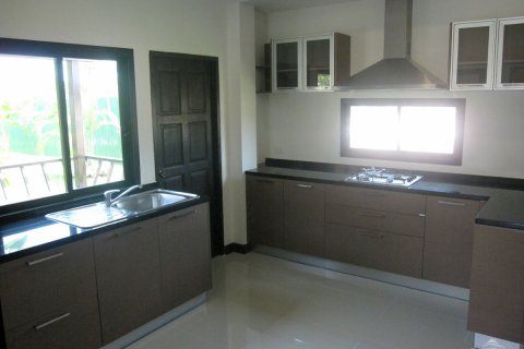 Casa de 4 dormitorios en Pattaya, Tailandia № 22897 - foto 9