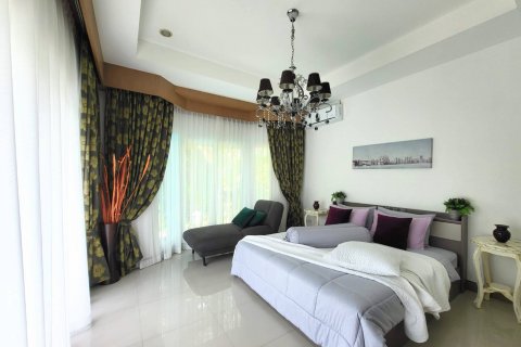 Casa de 3 dormitorios en Pattaya, Tailandia № 19901 - foto 15