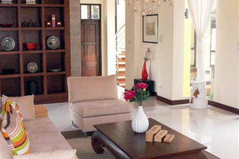 Casa de 5 dormitorios en Pattaya, Tailandia № 19892 - foto 12