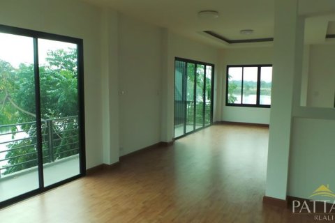 Casa de 3 dormitorios en Rayong, Tailandia № 21287 - foto 9